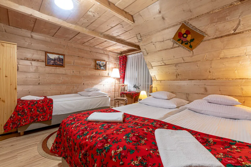 Apartament 7 osobowy z balkonem i widokiem na góry