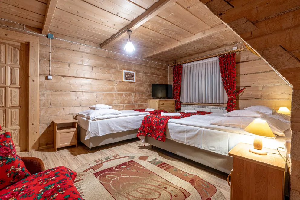 Apartament 7 osobowy z balkonem i widokiem na góry