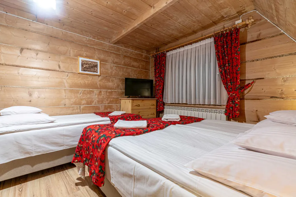Apartament 7 osobowy z balkonem i widokiem na góry