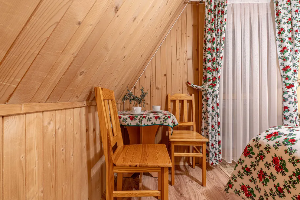 Apartament 4 osobowy z balkonem i widokiem na góry
