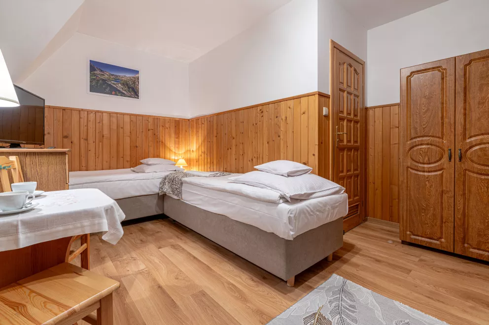 Pokój 4 osobowy z balkonem i widokiem na góry
